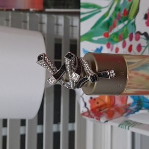 Unique and elegant ring